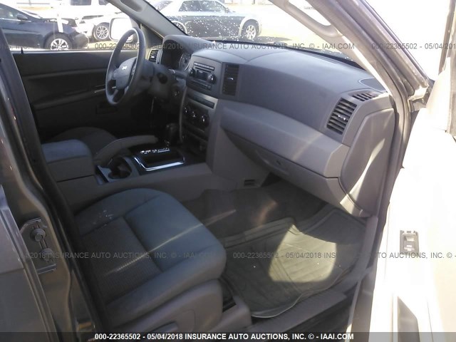 1J8GR48K77C567017 - 2007 JEEP GRAND CHEROKEE LAREDO/COLUMBIA/FREEDOM 灰色 照片 5