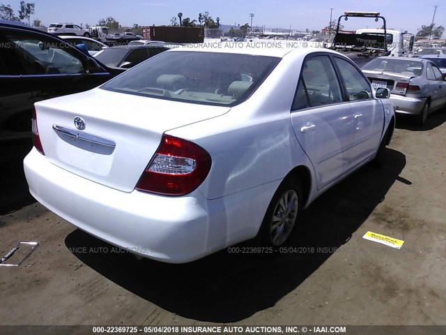 4T1BF32K44U064561 - 2004 TOYOTA CAMRY LE/XLE/SE WHITE photo 4