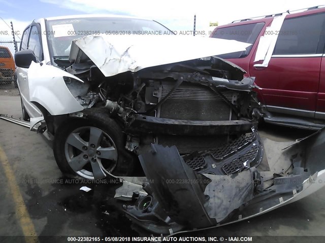 2C4RDGBG5DR664112 - 2013 DODGE GRAND CARAVAN SE WHITE photo 6