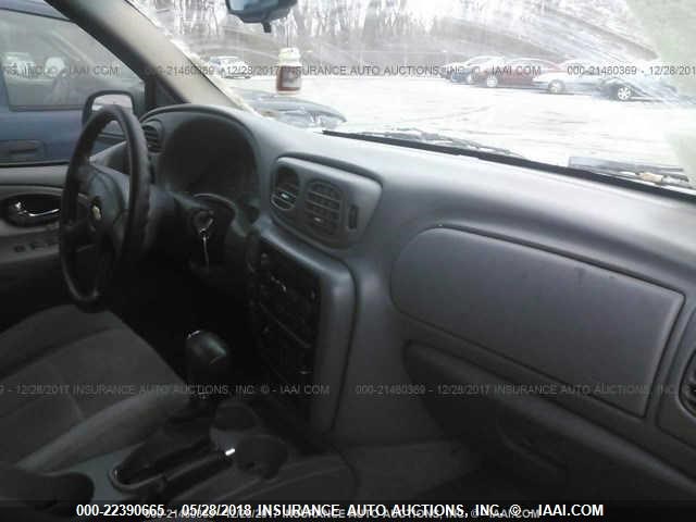 1GNDS13S572120865 - 2007 CHEVROLET TRAILBLAZER LS/LT SILVER photo 5