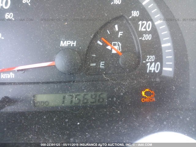 4T1BE32K62U569033 - 2002 TOYOTA CAMRY LE/XLE/SE SILVER photo 7