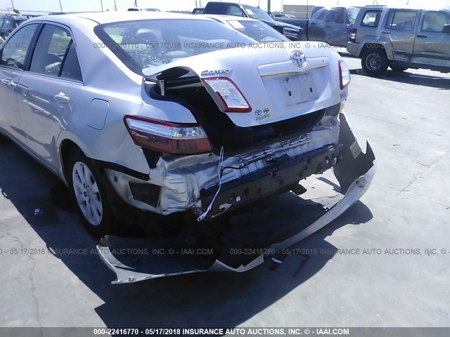 4T1BB46K98U054190 - 2008 TOYOTA CAMRY HYBRID SILVER photo 6