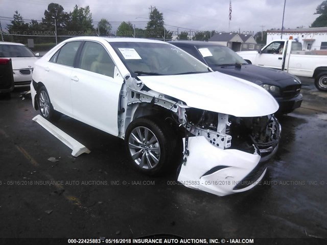 4T1BF1FK9HU705739 - 2017 TOYOTA CAMRY LE/XLE/SE/XSE WHITE photo 1