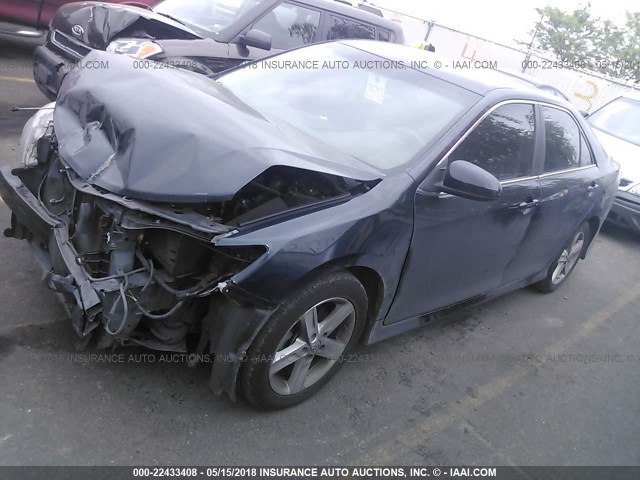4T1BF1FK4DU645640 - 2013 TOYOTA CAMRY L/SE/LE/XLE Qara foto 2
