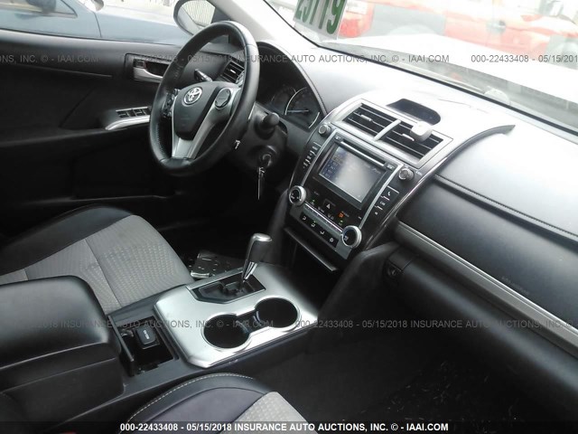 4T1BF1FK4DU645640 - 2013 TOYOTA CAMRY L/SE/LE/XLE Qara foto 5