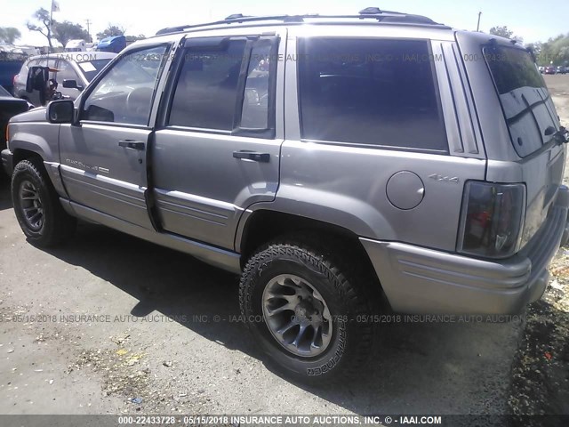 1J4GZ88Z5WC218894 - 1998 JEEP GRAND CHEROKEE LIMITED 5.9L GRAY photo 3