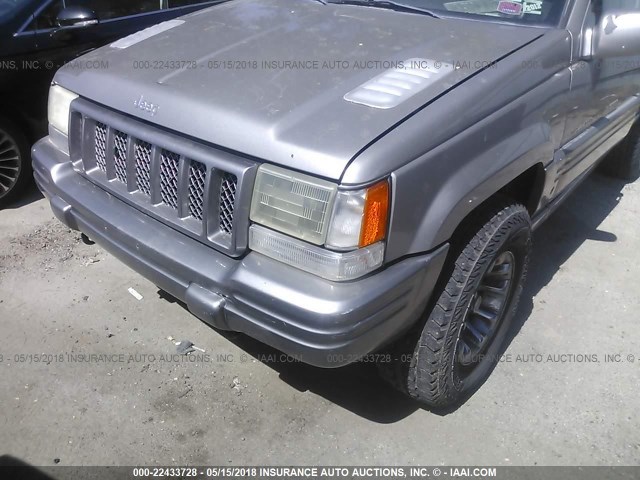 1J4GZ88Z5WC218894 - 1998 JEEP GRAND CHEROKEE LIMITED 5.9L GRAY photo 6