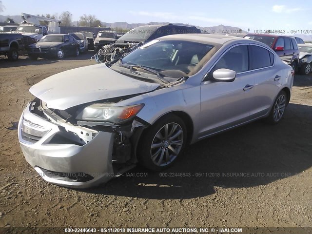 19VDE1F54DE003985 - 2013 ACURA ILX 20 PREMIUM SILVER photo 2