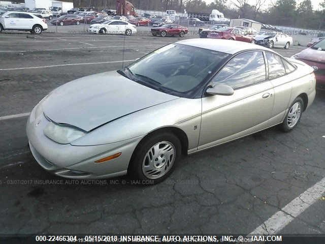 1G8ZY12771Z348952 - 2001 SATURN SC2 GOLD photo 2