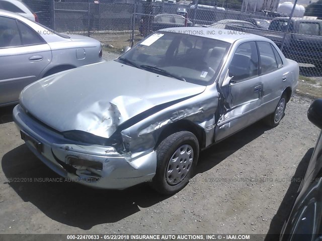 JT2BG12K6T0396862 - 1996 TOYOTA CAMRY DX/LE/XLE SILVER photo 2