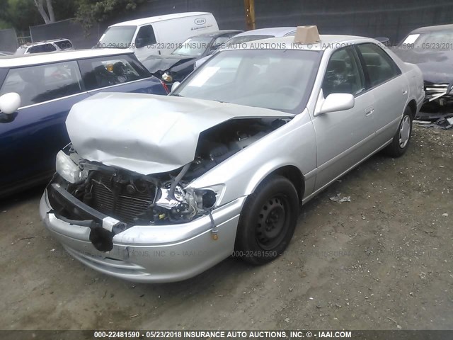 4T1BG22K7YU697861 - 2000 TOYOTA CAMRY CE/LE/XLE SILVER photo 2