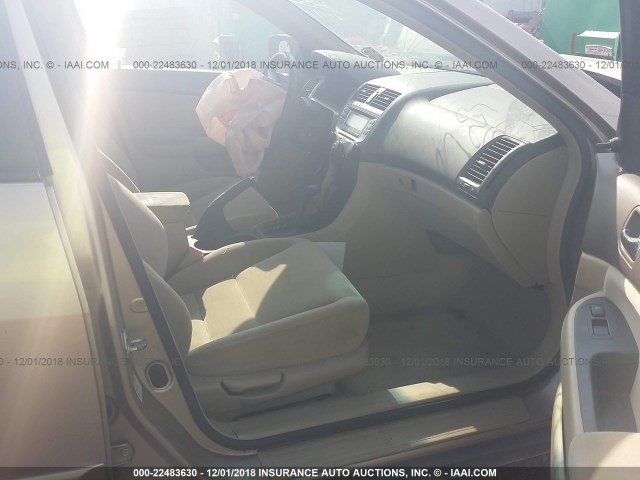 1HGCM56137A013622 - 2007 HONDA ACCORD VALUE GOLD photo 5