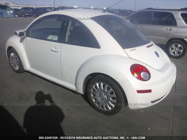 3VWPG3AG8AM009323 - 2010 VOLKSWAGEN NEW BEETLE WHITE photo 3