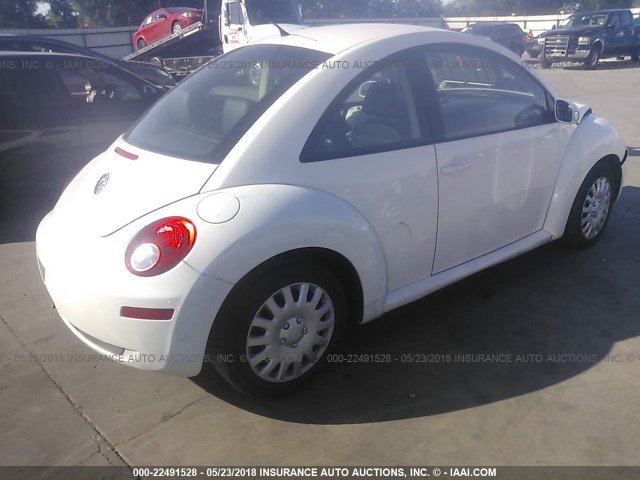 3VWPG3AG8AM009323 - 2010 VOLKSWAGEN NEW BEETLE WHITE photo 4