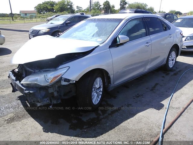 4T4BF1FK9GR538349 - 2016 TOYOTA CAMRY LE/XLE/SE/XSE GRAY photo 2