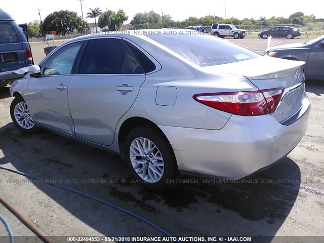4T4BF1FK9GR538349 - 2016 TOYOTA CAMRY LE/XLE/SE/XSE GRAY photo 3