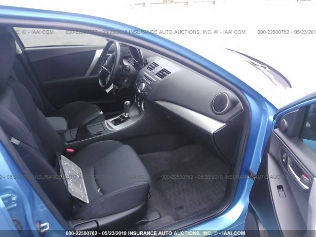 JM1BL1K56B1424939 - 2011 MAZDA 3 S BLUE photo 5