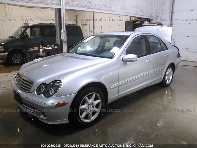 WDBRF84J34F541052 - 2004 MERCEDES-BENZ C 320 4MATIC SILVER photo 2