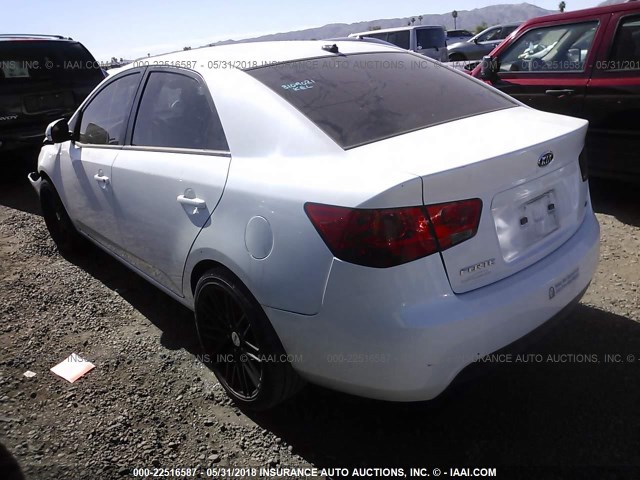 KNAFU4A2XC5531572 - 2012 KIA FORTE EX WHITE photo 3