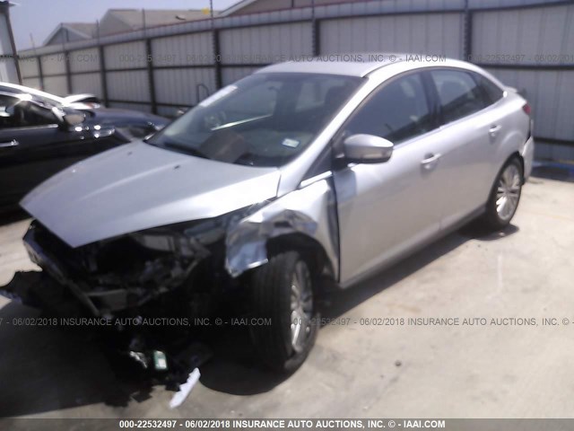 1FADP3J23HL253943 - 2017 FORD FOCUS TITANIUM SILVER photo 2