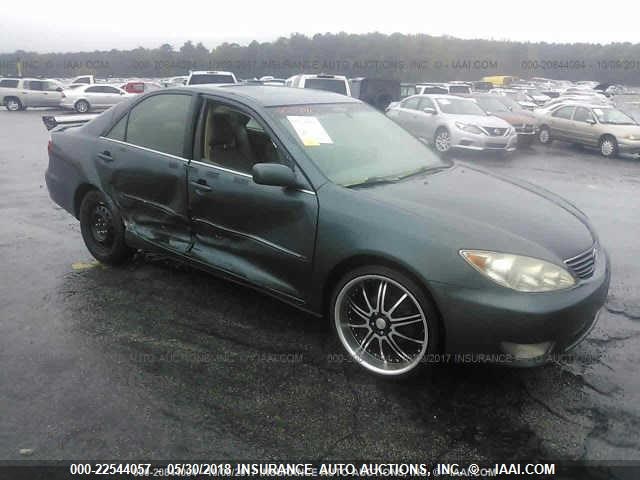 4T1BE30K55U087953 - 2005 TOYOTA CAMRY LE/XLE/SE GREEN photo 1