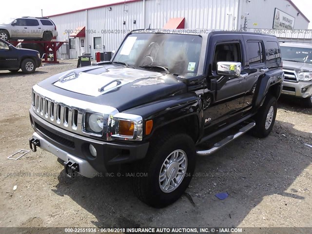 5GTEN13E988112869 - 2008 HUMMER H3 BLACK photo 2