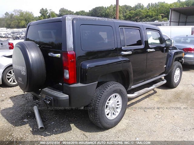 5GTEN13E988112869 - 2008 HUMMER H3 BLACK photo 4