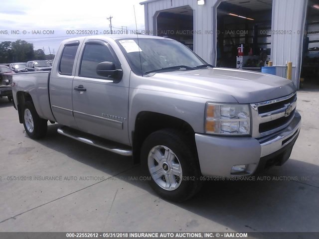 1GCEK29009Z264276 - 2009 CHEVROLET SILVERADO K1500 LT SILVER photo 1