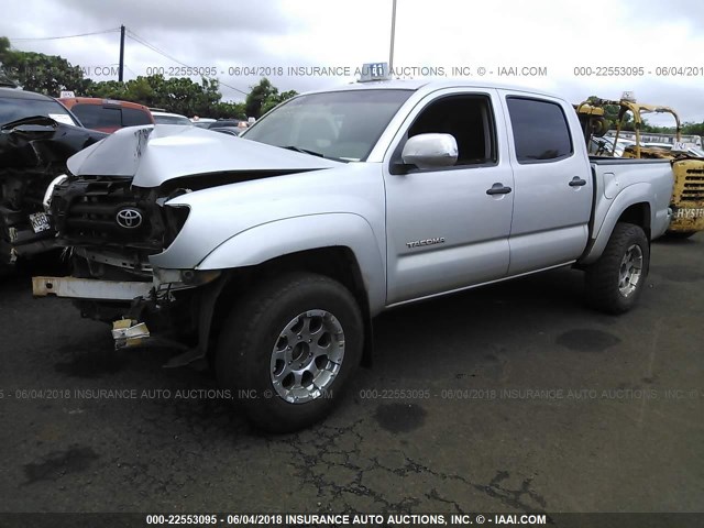 5TELU42N47Z394632 - 2007 TOYOTA TACOMA DOUBLE CAB 银色 照片 2