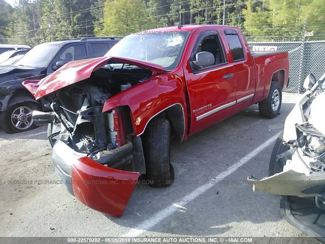 1GCEC19C79Z287247 - 2009 CHEVROLET SILVERADO C1500 RED photo 2