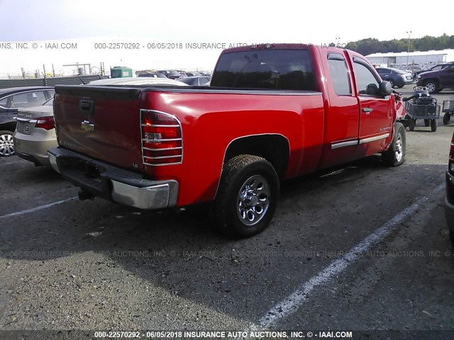 1GCEC19C79Z287247 - 2009 CHEVROLET SILVERADO C1500 RED photo 4