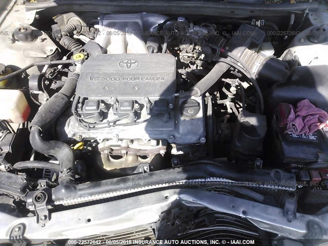 JT2BF22K410328016 - 2001 TOYOTA CAMRY CE/LE/XLE SILVER photo 10