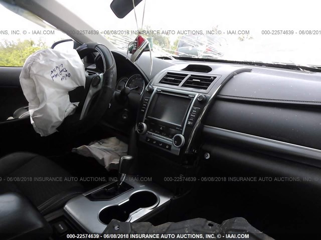 4T1BF1FK9EU804217 - 2014 TOYOTA CAMRY L/SE/LE/XLE SILVER photo 5