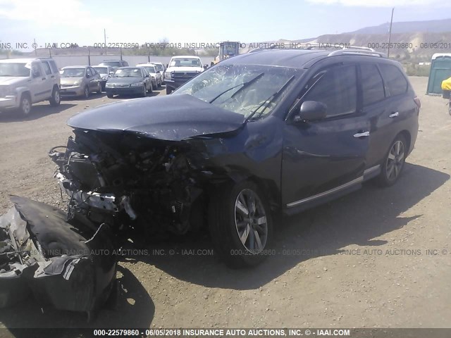 5N1AR2MM8DC660824 - 2013 NISSAN PATHFINDER S/SV/SL/PLATINUM GRAY photo 2