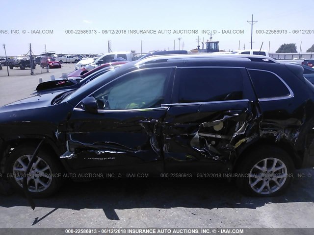 1C4PJLCS6GW307190 - 2016 JEEP CHEROKEE LATITUDE BLACK photo 6