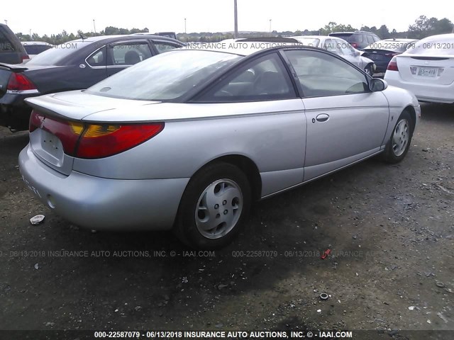 1G8ZY127X2Z260110 - 2002 SATURN SC2 SILVER photo 4