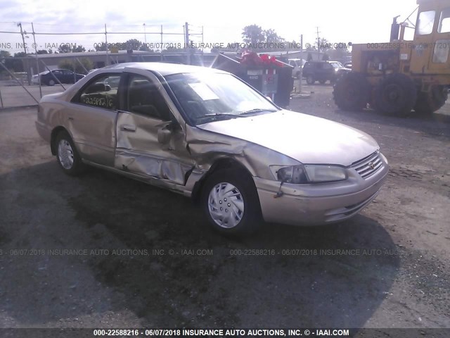 4T1BG22K6WU218763 - 1998 TOYOTA CAMRY CE/LE/XLE GOLD photo 1