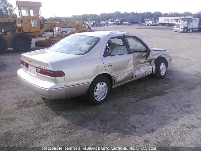 4T1BG22K6WU218763 - 1998 TOYOTA CAMRY CE/LE/XLE GOLD photo 4