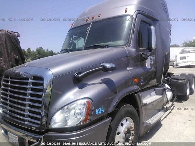 3AKJGLD53GSGY2405 - 2016 FREIGHTLINER CASCADIA 125  GRAY photo 2