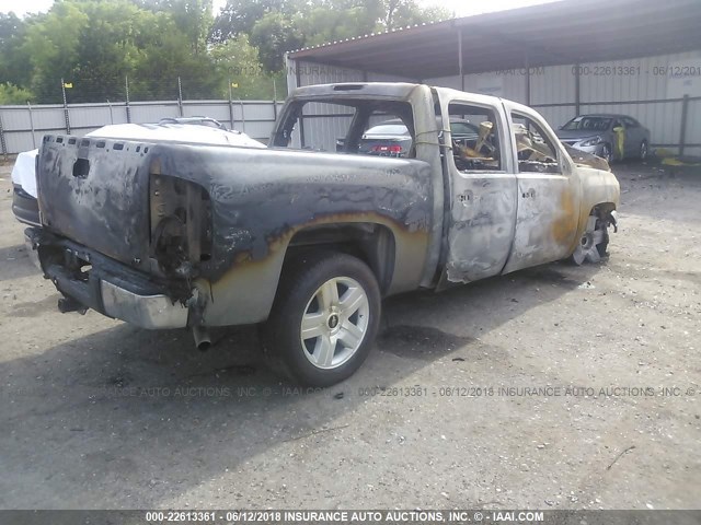 2GCEC13J081191751 - 2008 CHEVROLET SILVERADO C1500 GRAY photo 4