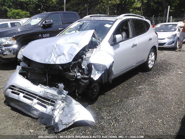 JN8AS5MV1DW128210 - 2013 NISSAN ROGUE S/SV SILVER photo 2