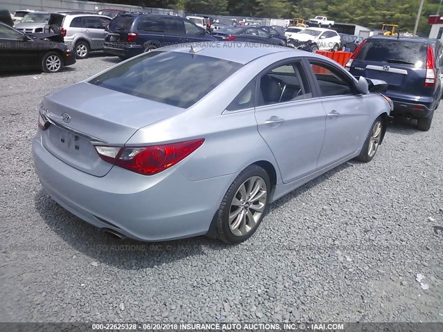 5NPEC4AC2CH464329 - 2012 HYUNDAI SONATA SE/LIMITED Light Blue photo 4