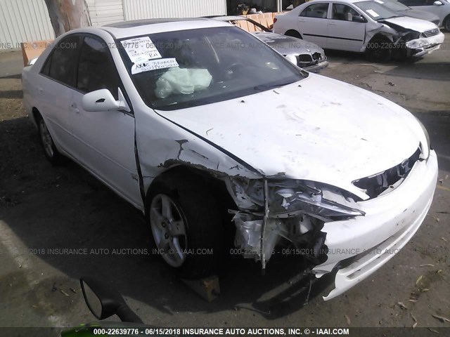 JTDBF30K720006388 - 2002 TOYOTA CAMRY LE/XLE/SE WHITE photo 1