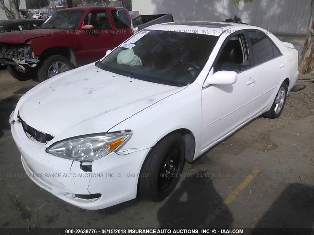 JTDBF30K720006388 - 2002 TOYOTA CAMRY LE/XLE/SE WHITE photo 2