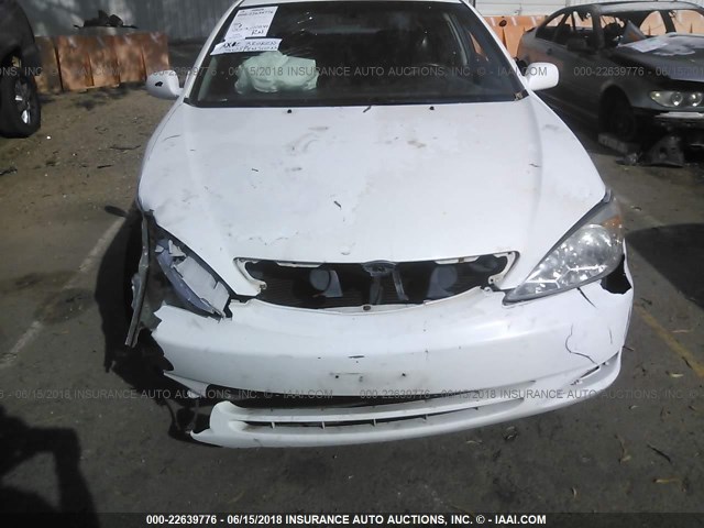 JTDBF30K720006388 - 2002 TOYOTA CAMRY LE/XLE/SE WHITE photo 6