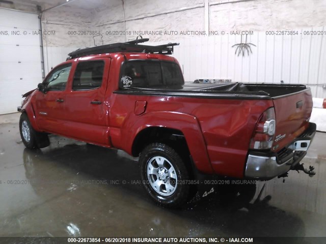 3TMMU4FN1FM075053 - 2015 TOYOTA TACOMA DOUBLE CAB LONG BED RED photo 3