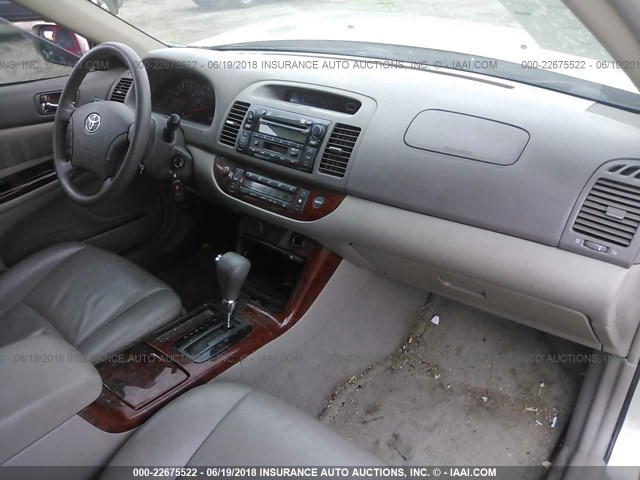 4T1BE30K85U547705 - 2005 TOYOTA CAMRY LE/XLE/SE BEIGE photo 5