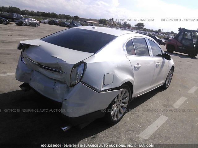 1LNHL9DR8AG611695 - 2010 LINCOLN MKS WHITE photo 4