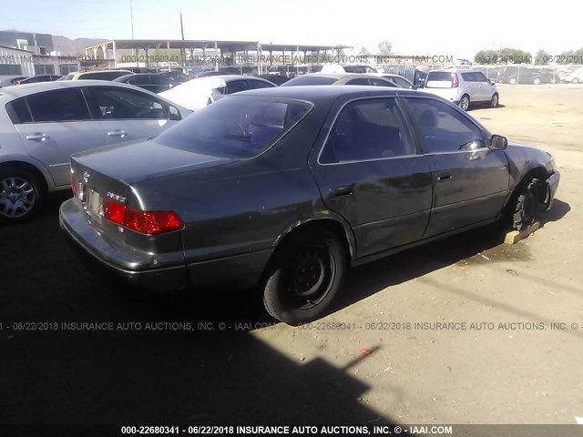 JT2BF22KXY0281536 - 2000 TOYOTA CAMRY CE/LE/XLE BLACK photo 4