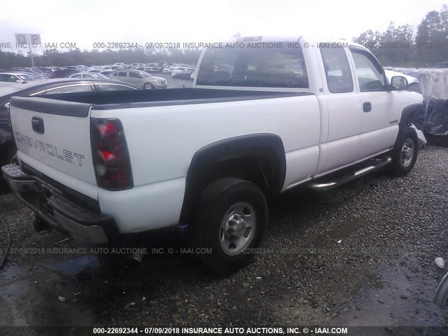 1GCHC29U35E231836 - 2005 CHEVROLET SILVERADO C2500 HEAVY DUTY WHITE photo 4